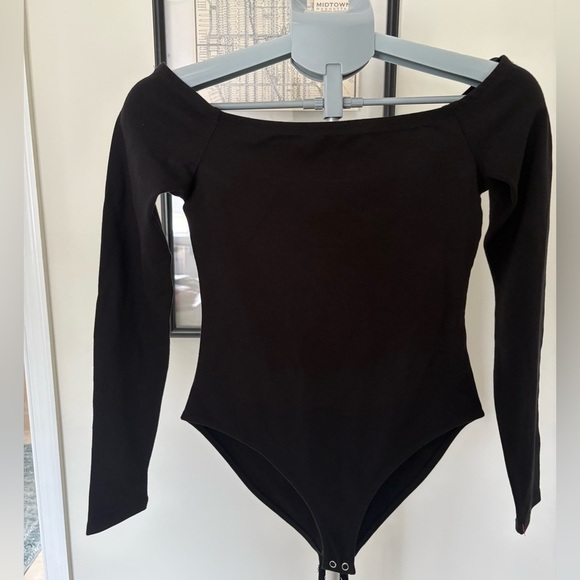 Forever 21 Black Knit Bodysuit Medium - Fashionable Layering Piece - Picture 4 of 5